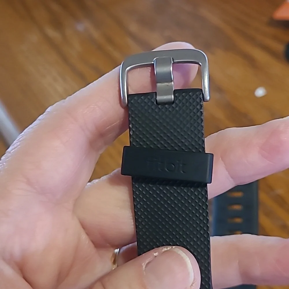 FITBIT CHARGE HR, SZ SM, NO CHARGER
